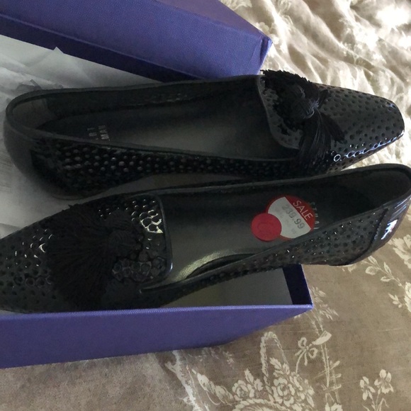 Stuart Weitzman black patent flats - Picture 3 of 4